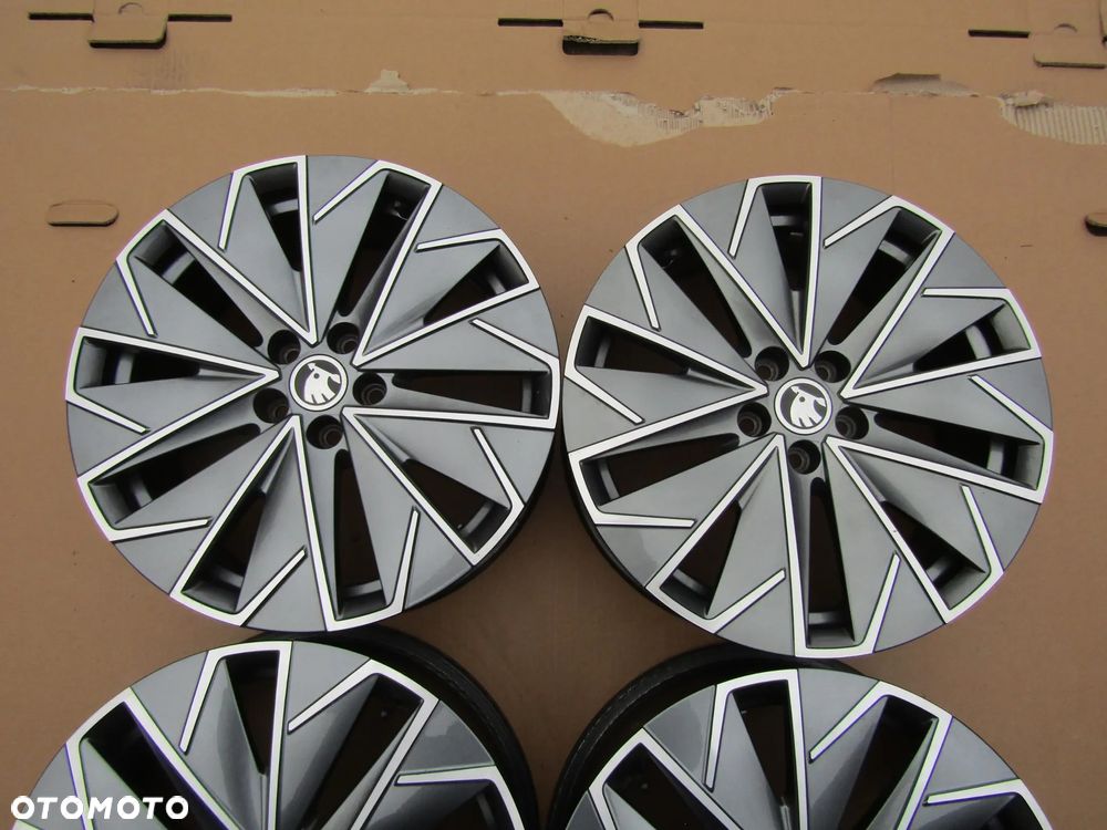 4x Felgi 17 Skoda Kamiq Scala Fabia Seat Ibiza IV VW Polo IV V IV Seat Arona T-Cross Taigo 6,5 j 5x100 ET 40 - 6