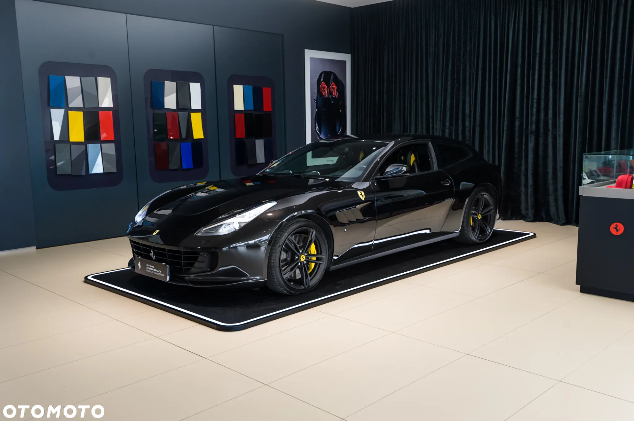 Ferrari GTC4Lusso - 28