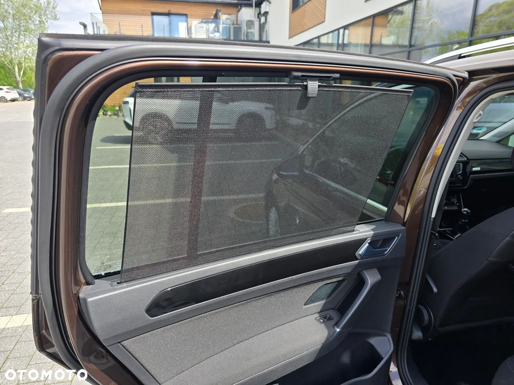 Volkswagen Touran 2.0 TDI SCR Highline - 25