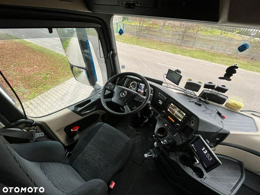 Mercedes-Benz 1845 - 17