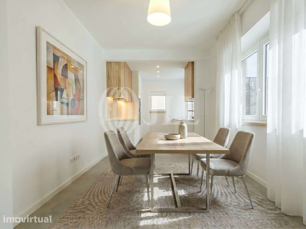 Apartamento T3+1, renovado, Campo Pequeno, Lisboa - Grande imagem: 2/28