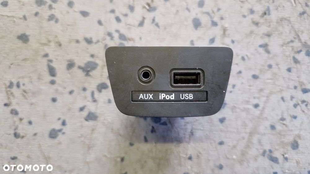 HYUNDAI I30 II GNIAZDO USB AUX 96120-A5000 - 1