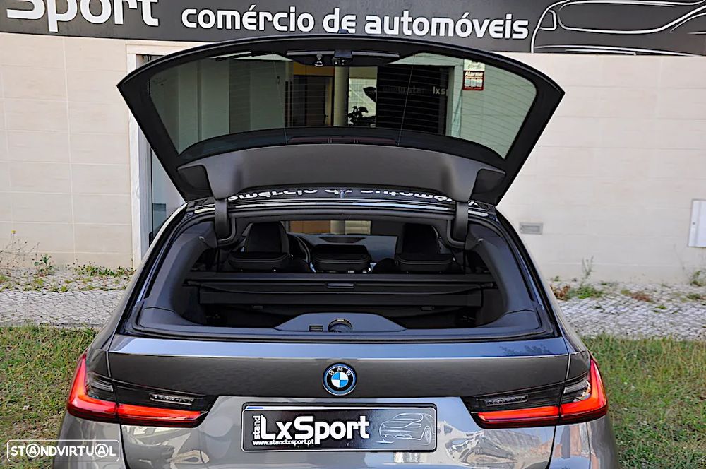 BMW 320 e Touring Corporate Edition Auto - 17