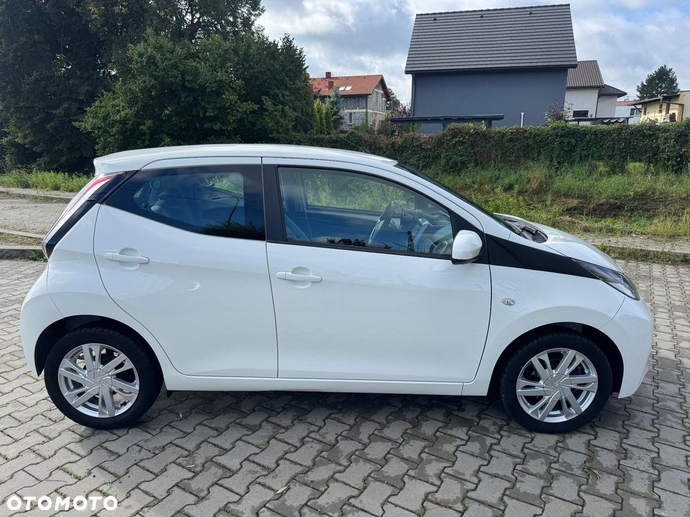 Toyota Aygo x-play - 5