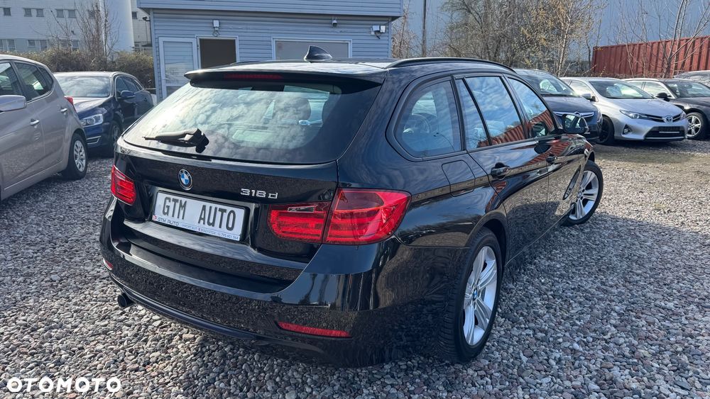 BMW Seria 3 318d DPF Edition Sport - 13