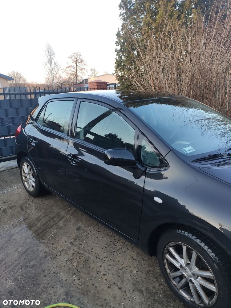Toyota Auris 2009 photo 2