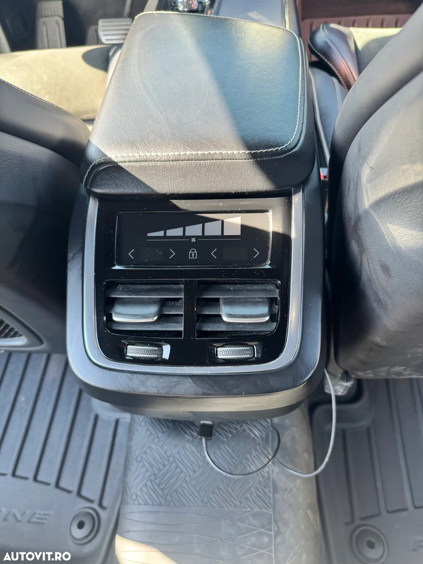 Volvo XC 60 D4 Geartronic RDesign - 13