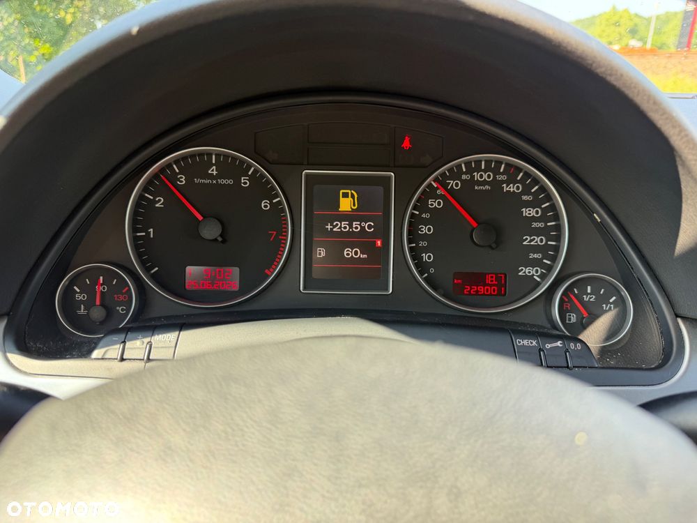 Audi A4 Limousine - 35