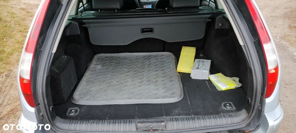 Ford Mondeo 2.0 TDCi Ambiente - 19