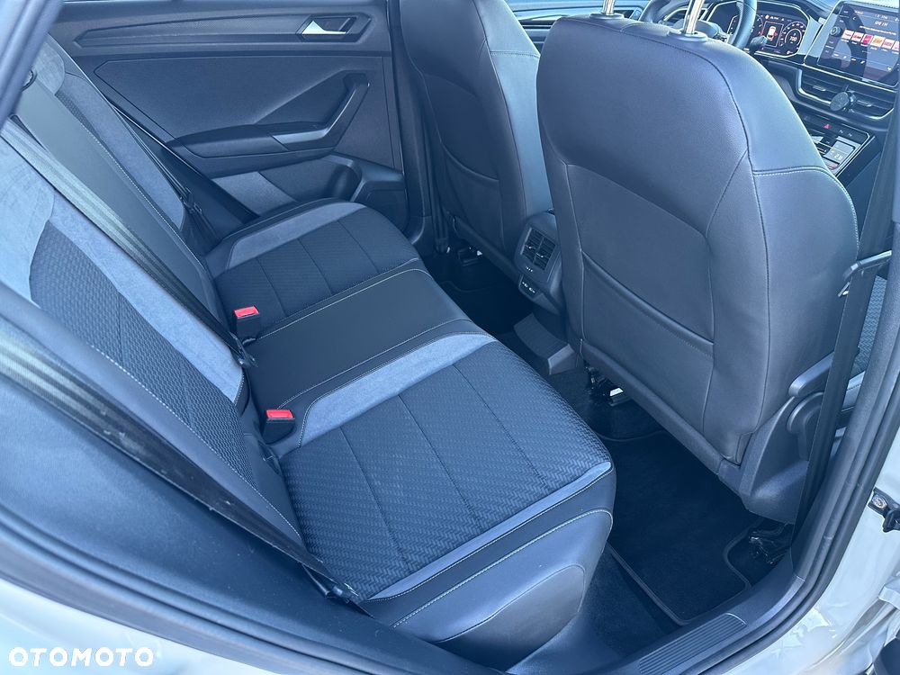 Volkswagen T-Roc 1.5 TSI R-Line DSG - 18