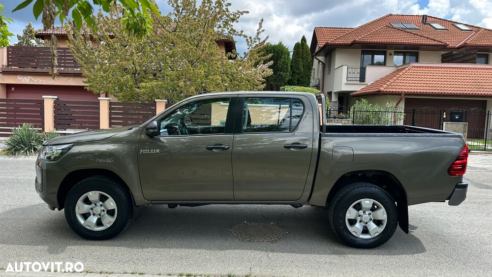 Toyota Hilux 2.4D 150CP 4x4 Double Cab 6MT Style - 2