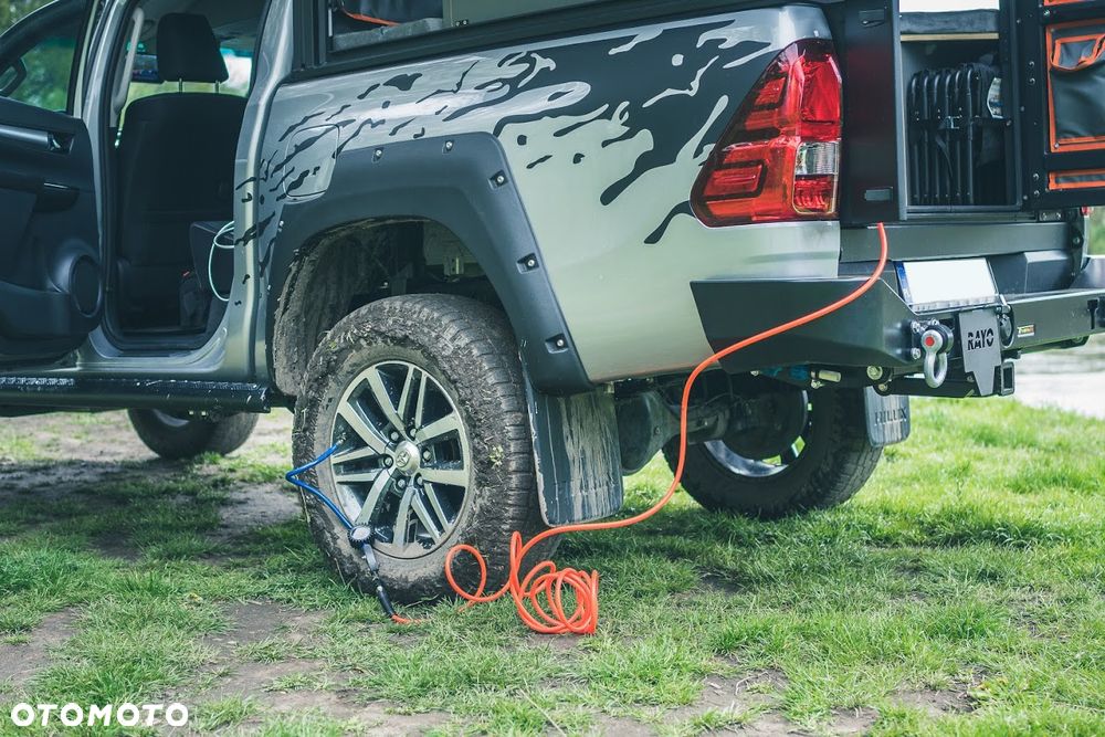 Toyota Hilux 2.4 D-4D Double Cab SR5 4x4 - 28