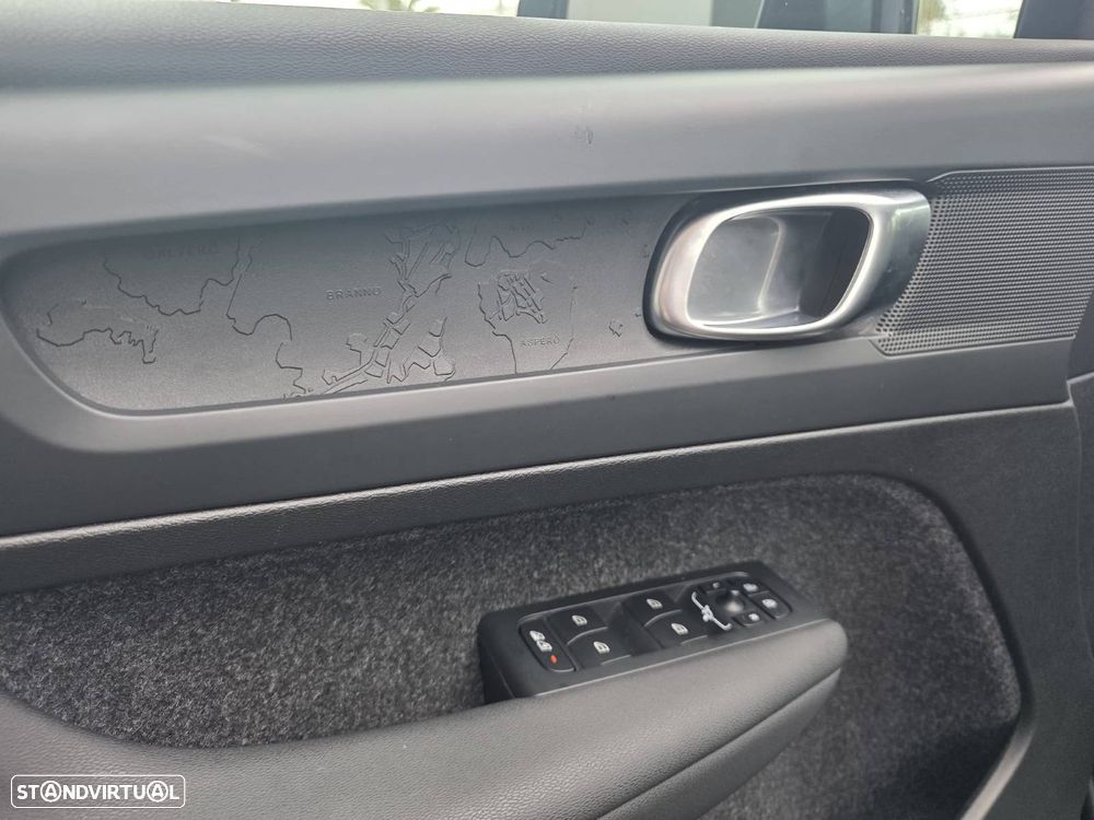 Volvo XC 40 2.0 B3 Essential - 3