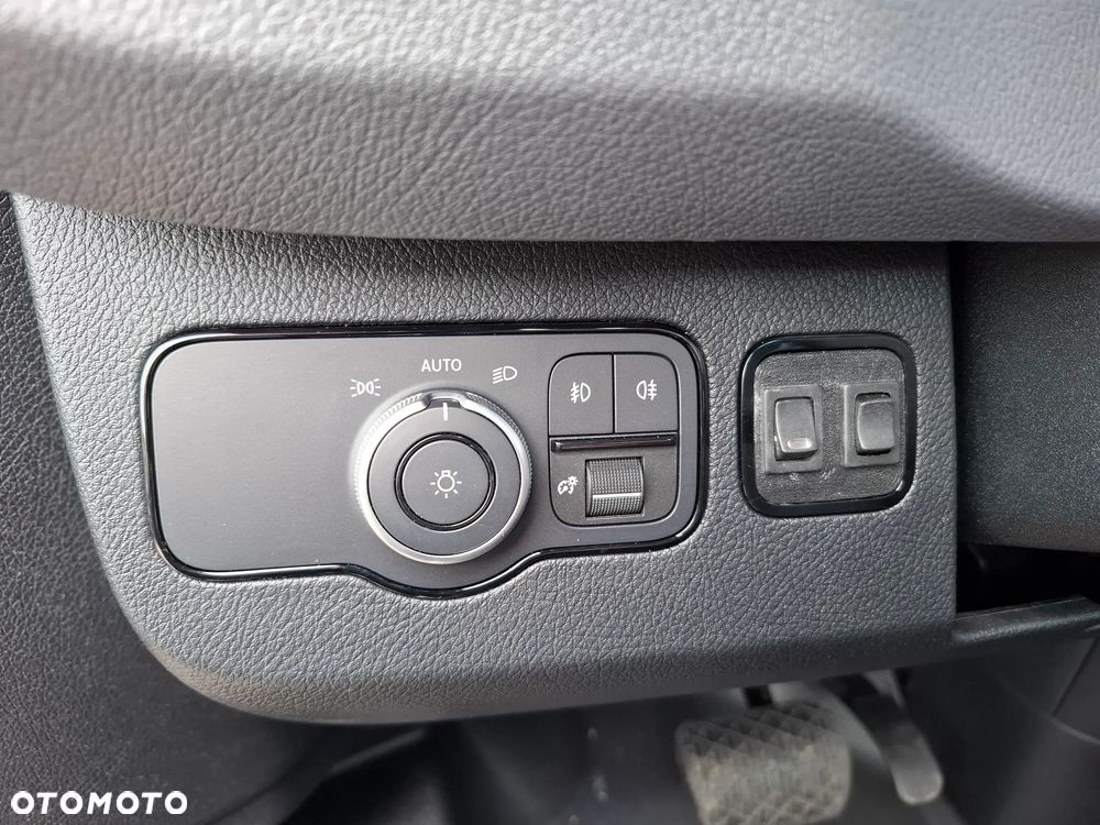 Mercedes-Benz Sprinter - 14