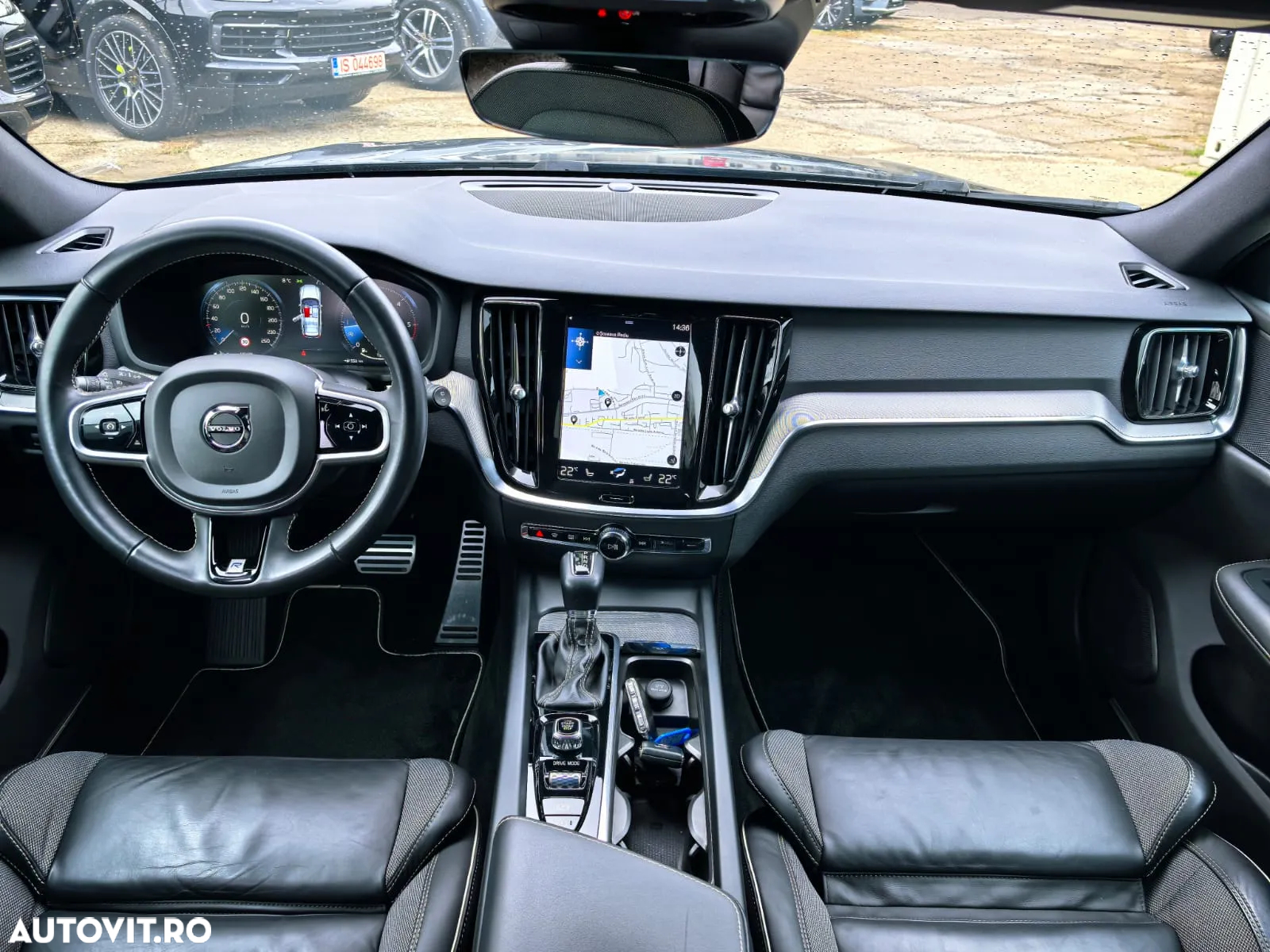 Volvo V60 D3 R-Design - 4