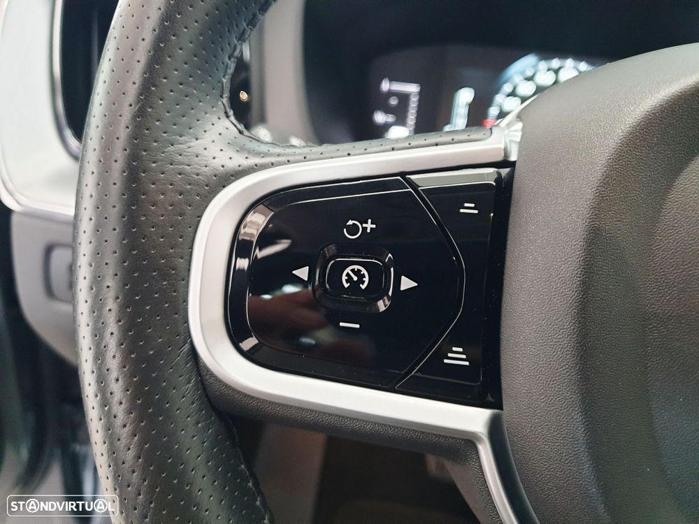 Volvo XC 60 2.0 D4 Momentum Geartronic - 15