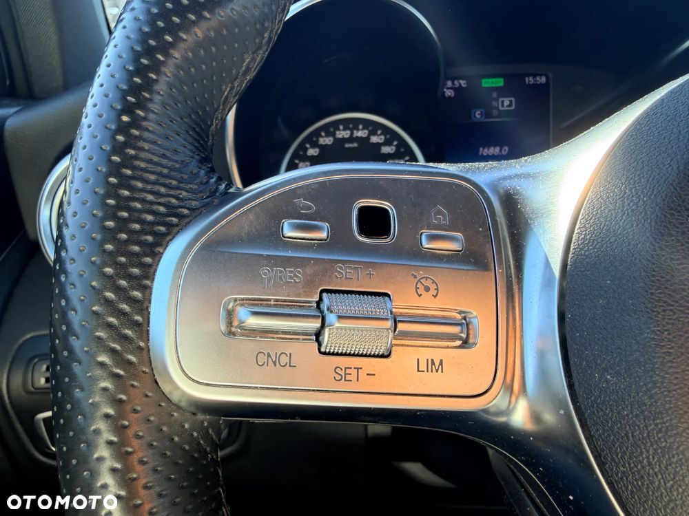 Mercedes-Benz GLC 200 4Matic 9G-TRONIC AMG Line - 21