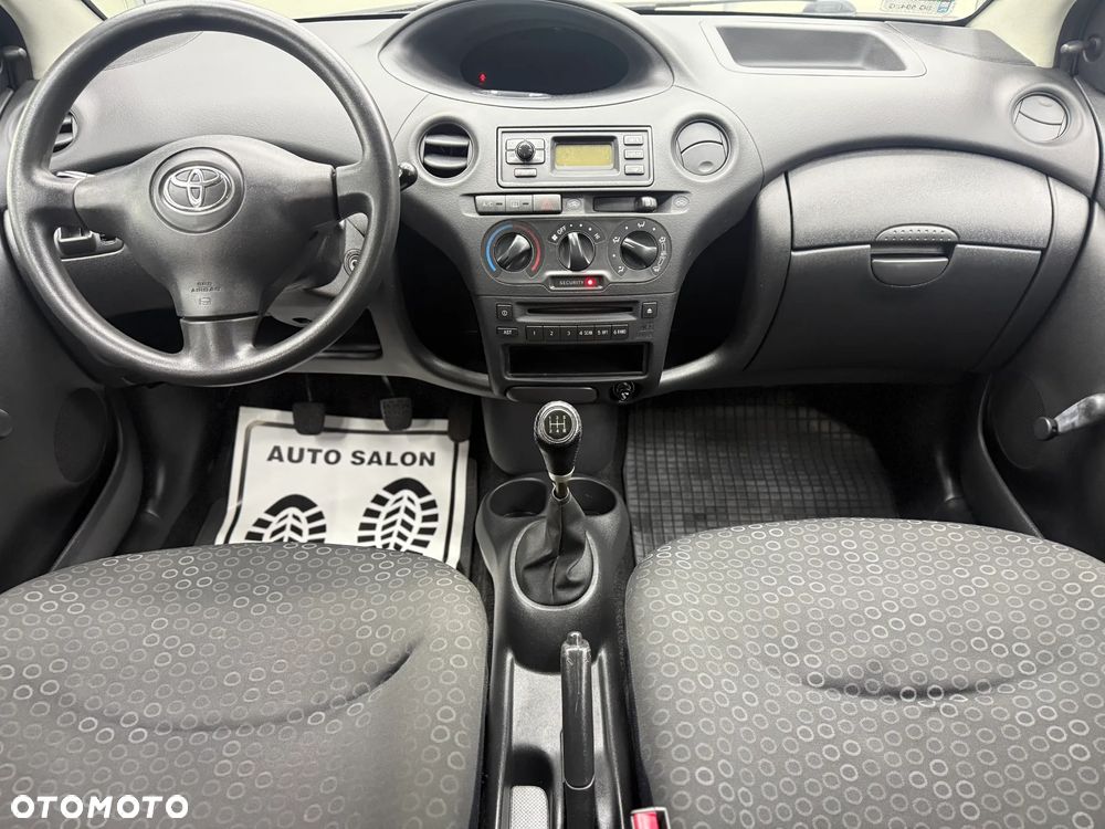 Toyota Yaris 1.0 Terra - 19