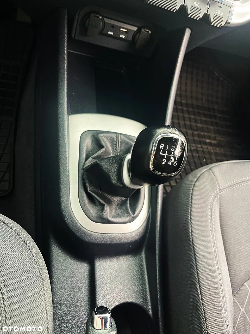 Kia Rio 1.4 Business Line Plus - 22