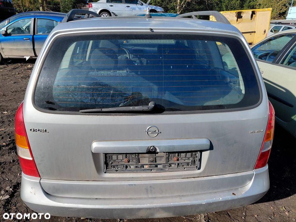 Na części Opel Astra Caravan  Rok 2000 Pojemność 1597 Moc 74 kw Diesel - 3