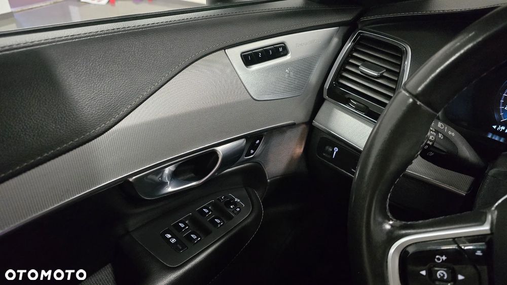 Volvo XC 90 B5 D AWD Ultimate Dark - 25