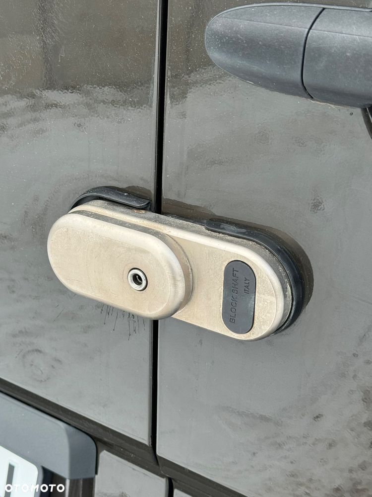 Mercedes-Benz Sprinter - 9