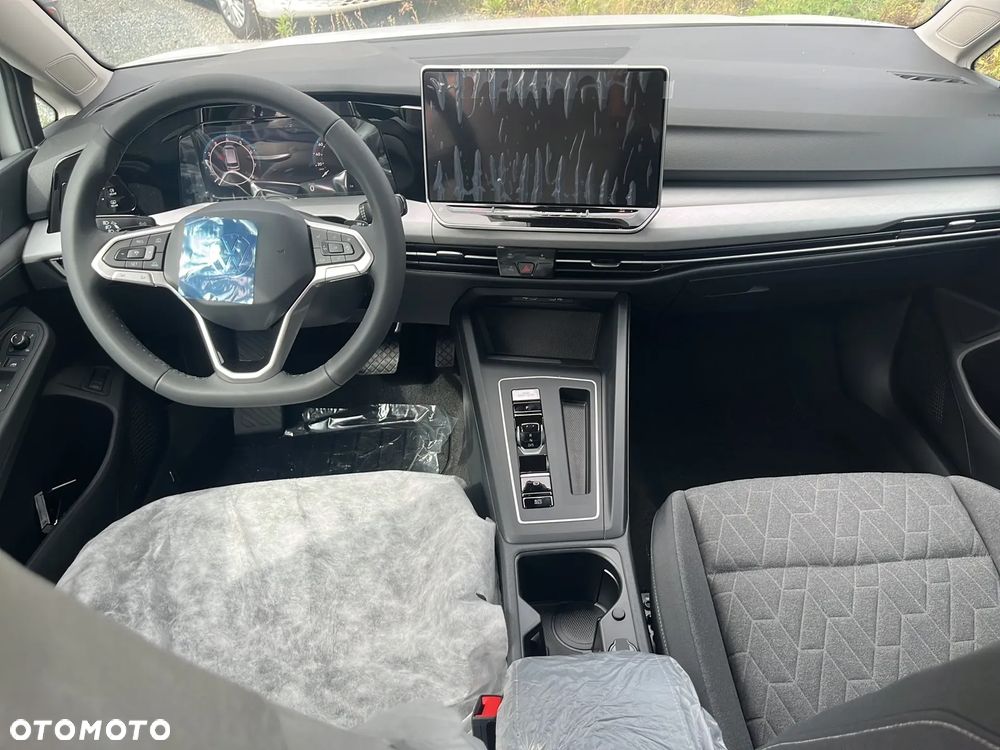 Volkswagen Golf VIII 1.5 eTSI EVO Life DSG - 11