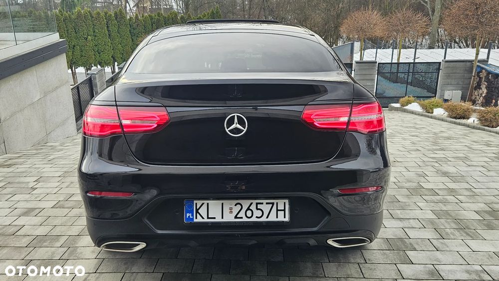 Mercedes-Benz GLC 250 4Matic 9G-TRONIC AMG Line - 11
