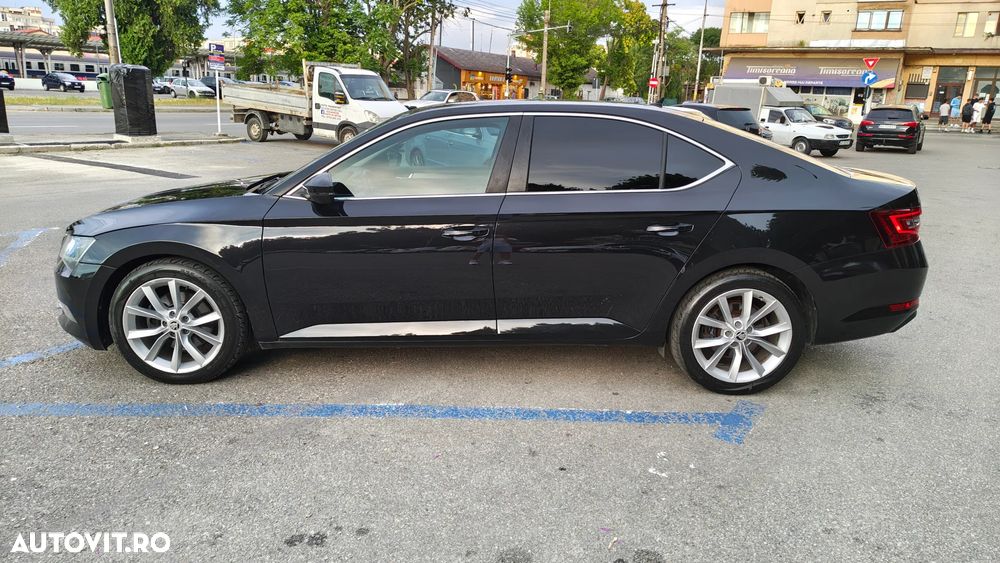 Skoda Superb 2.0 TDI DSG Style - 2
