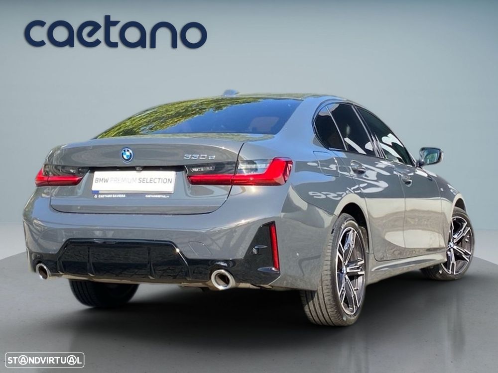 BMW 330 e Pack Desportivo M Auto - 2