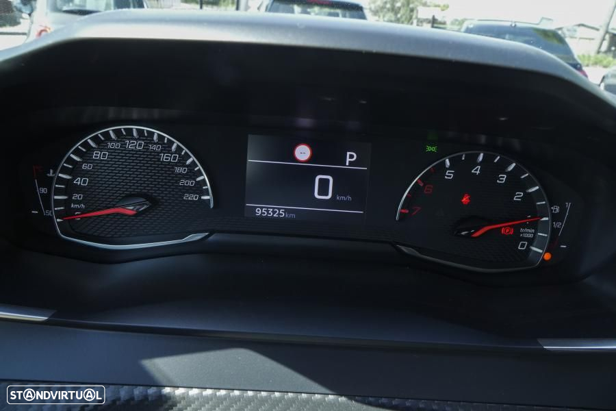 Peugeot 2008 1.2 PureTech Active Pack EAT8 - 8