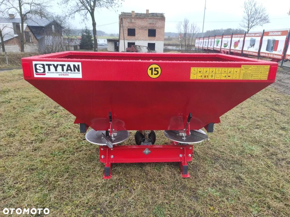 Rozsiewacz nawozu do nawozów Strumyk Tytan 400L 600L 800L 1000L 1200L - 3