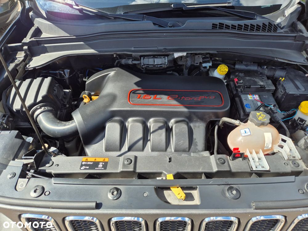 Jeep Renegade 1.6 E-TorQ Sport FWD - 30