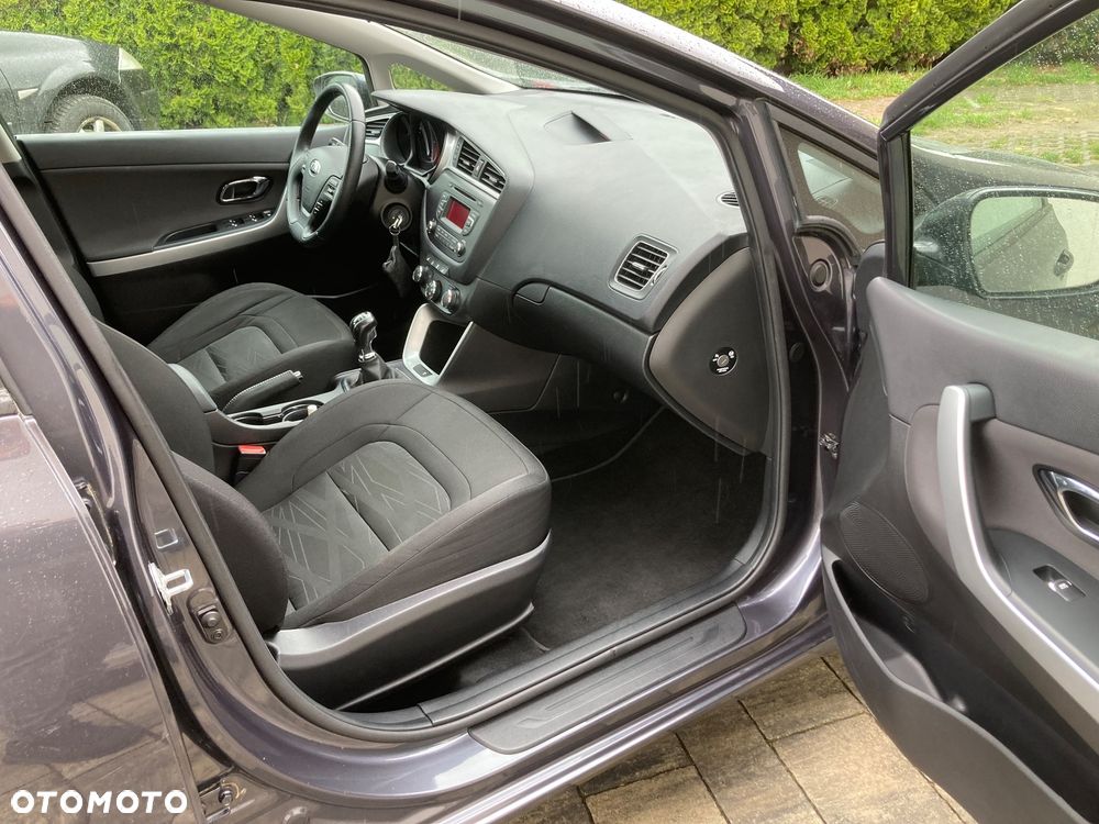 Kia Ceed 1.4 CVVT Attract - 12