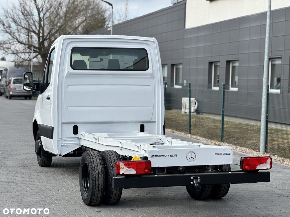 Mercedes-Benz Sprinter - 5