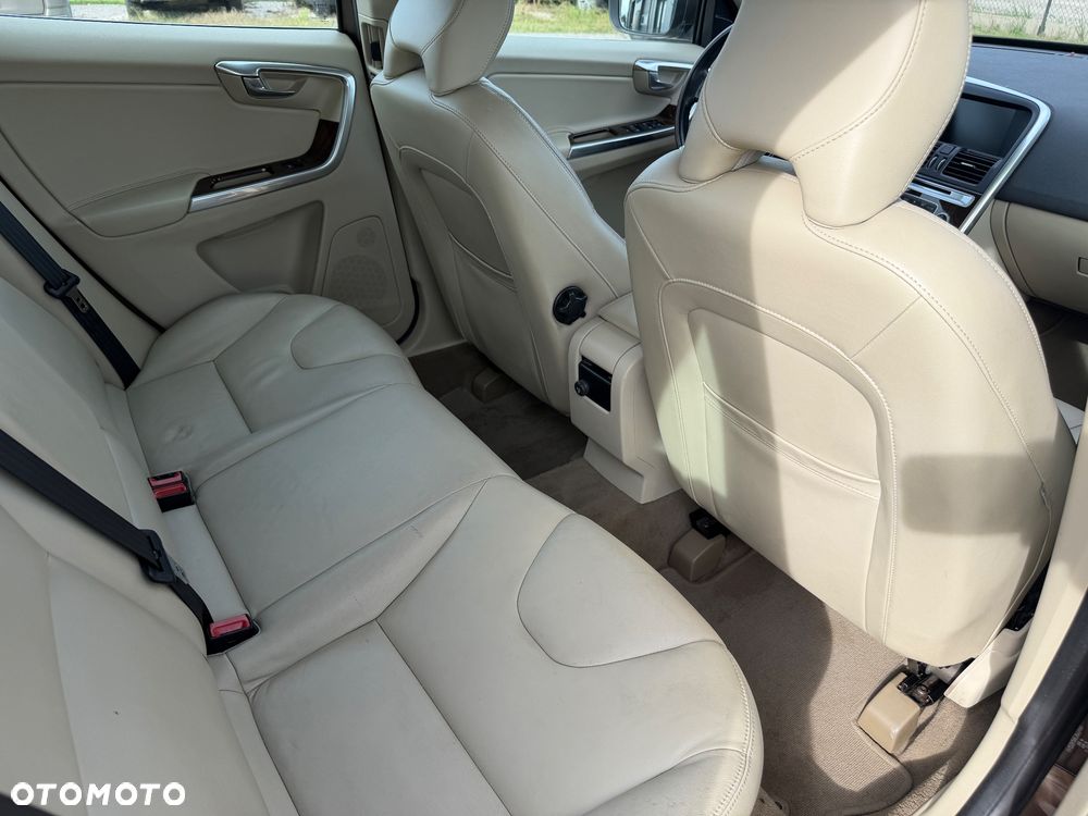 Volvo XC 60 D4 AWD Summum - 15