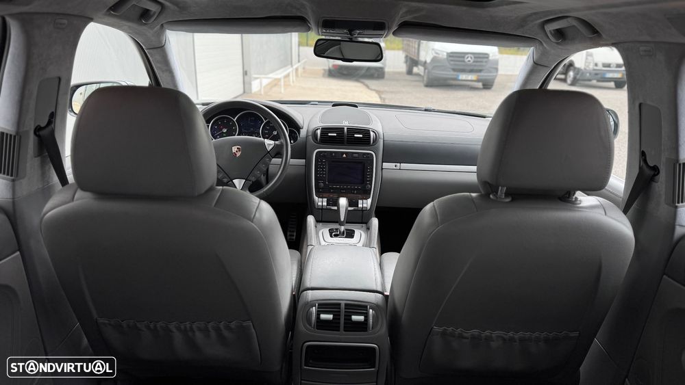 Porsche Cayenne Turbo - 38