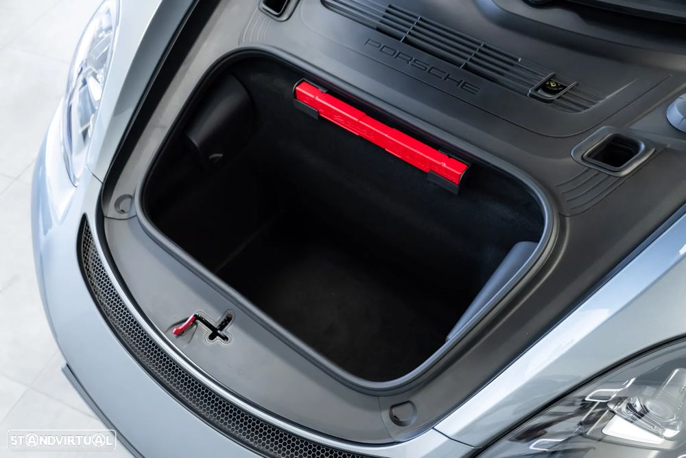 Porsche 718 Spyder RS - 35