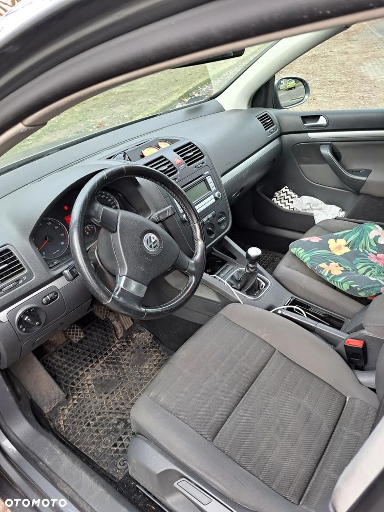 Volkswagen Golf - 5