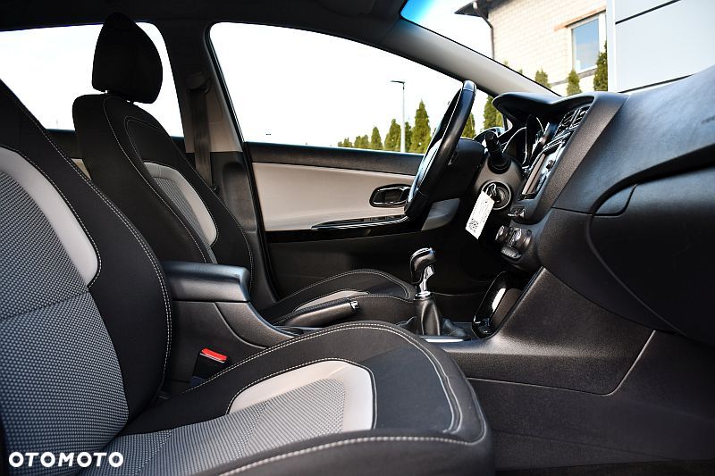 Kia Ceed 1.6 GDI Platinum Edition - 7