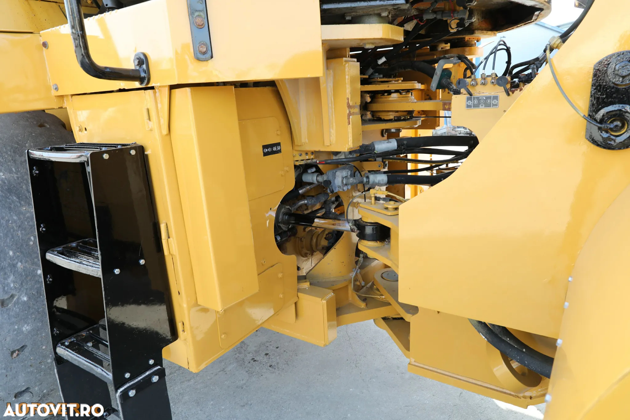 Caterpillar 966K - 20