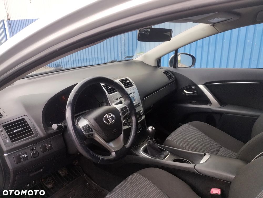 Toyota Avensis 2.0 D-4D Sol - 19