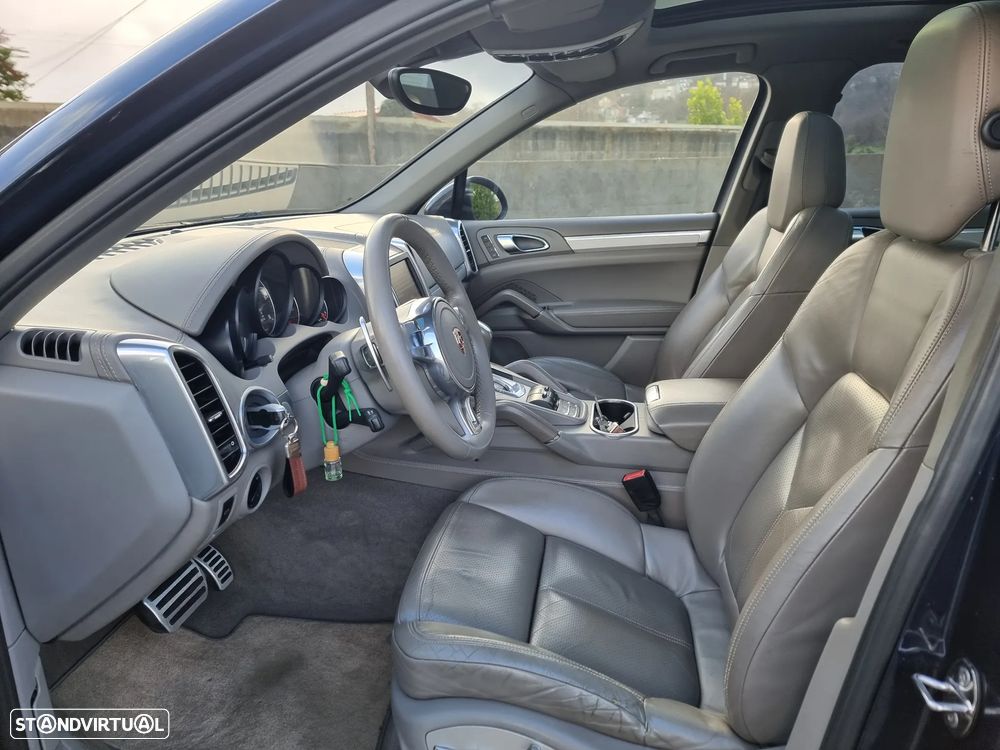 Porsche Cayenne Platinum Edition - 8