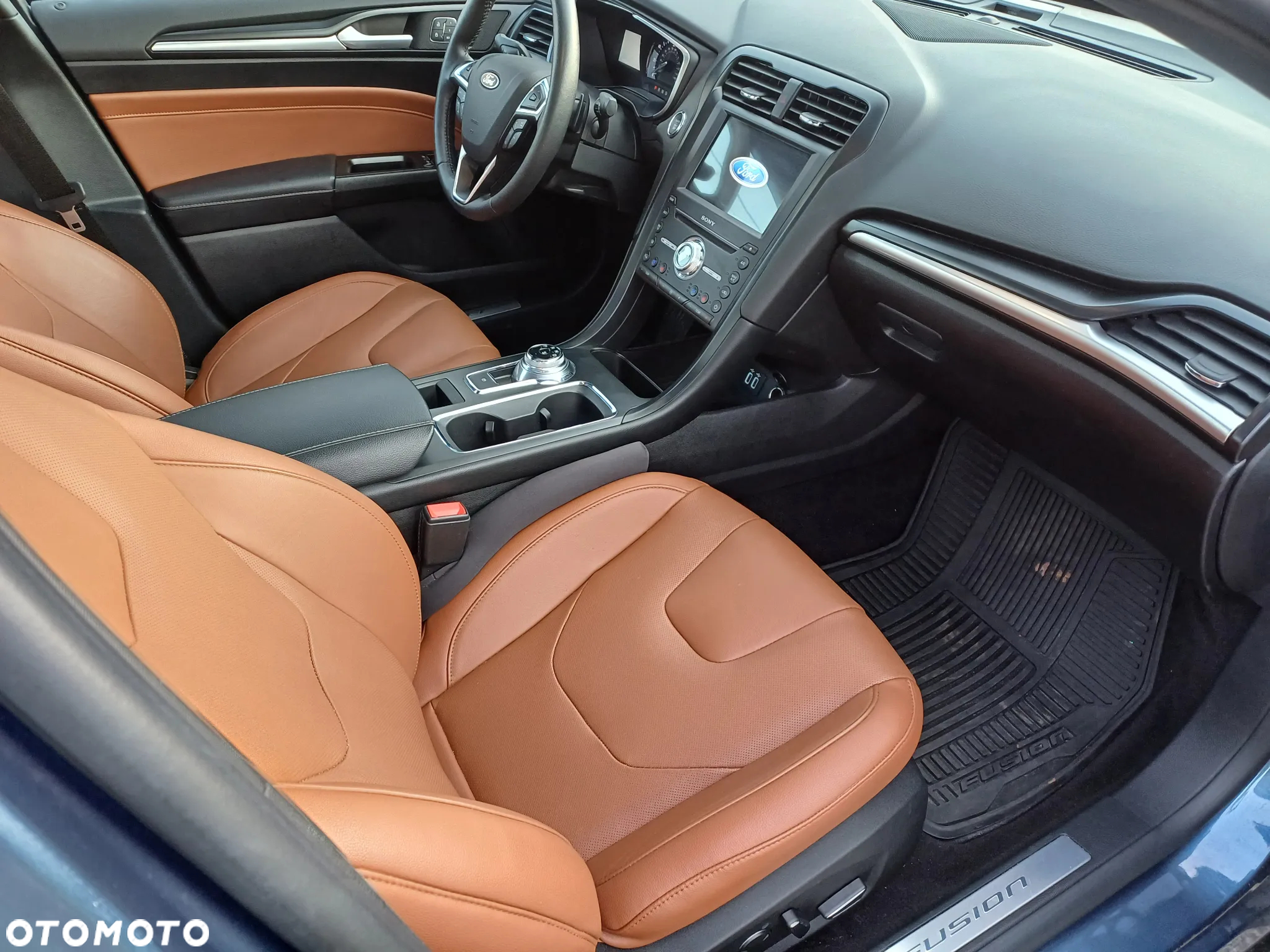 Ford Fusion 2.0 EcoBoost Titanium - 13