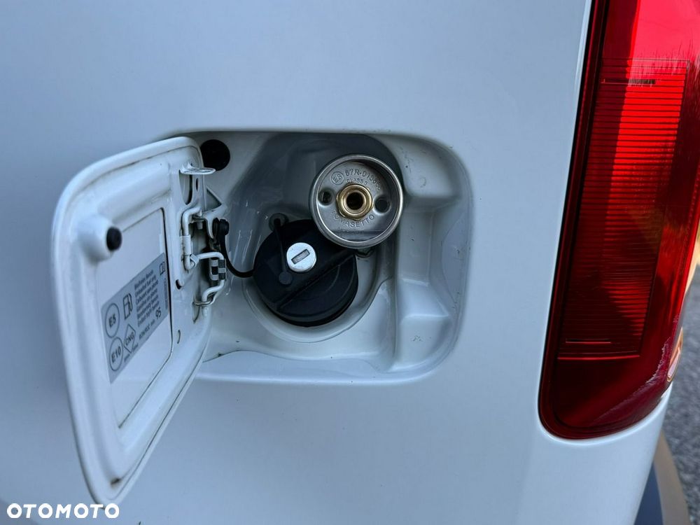 Volkswagen Caddy - 25