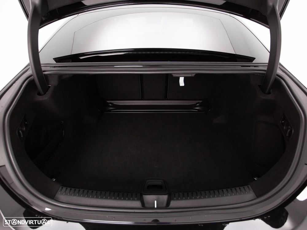 Mercedes-Benz E 220 d AMG Line - 13