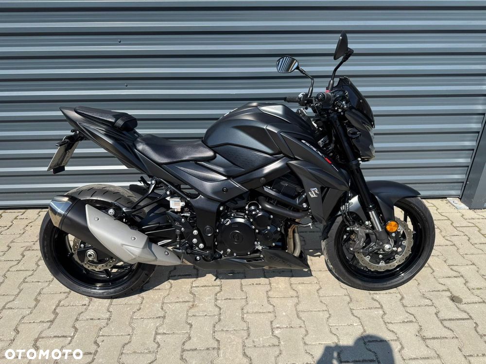Suzuki GSX - 1