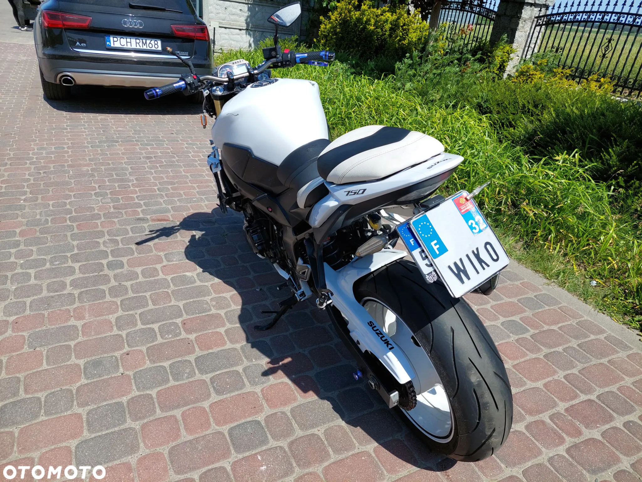 Suzuki GSR - 5