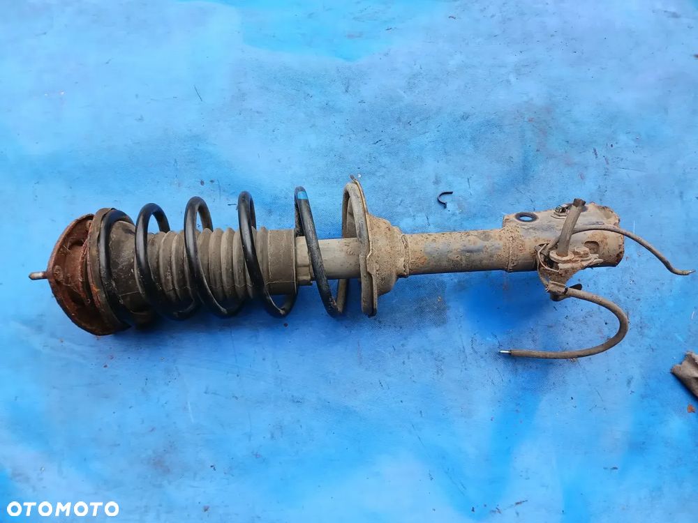 Mcperson Toyota Yaris I 1 Lift 1.3 VVti benzyna amortyzator sprężyna prawy lewy przód przedni - 2