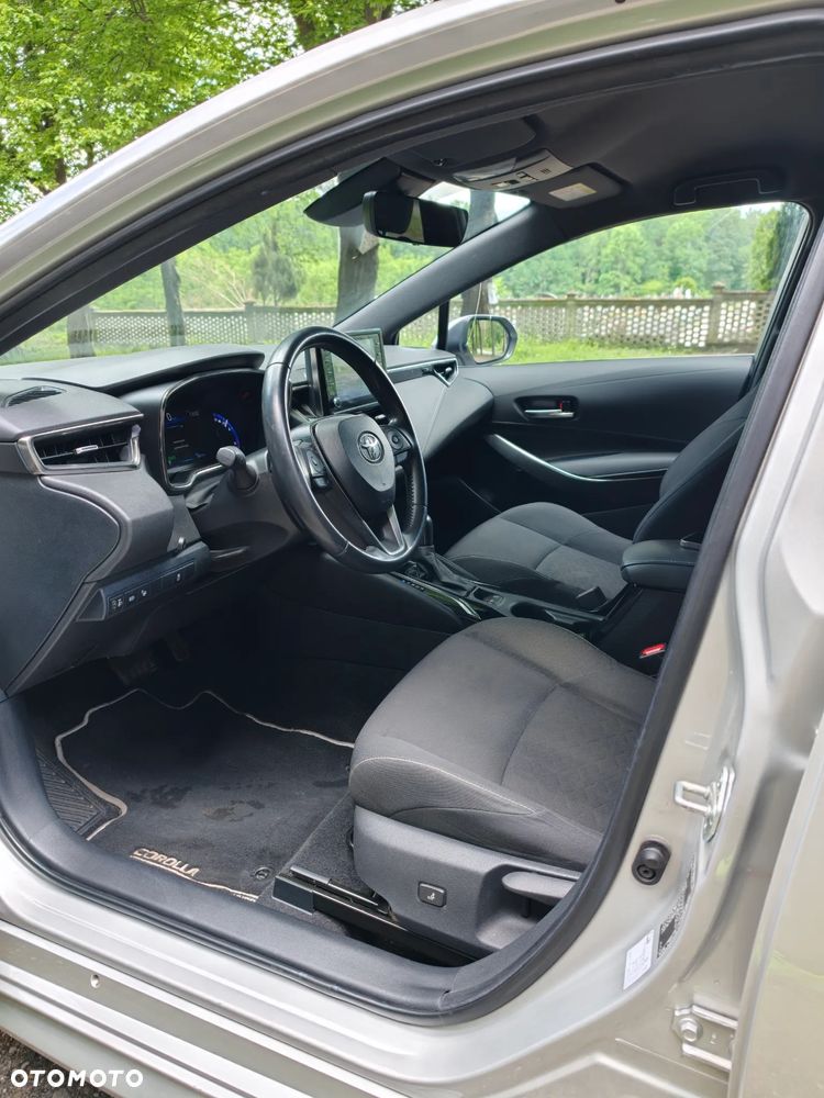 Toyota Corolla - 13